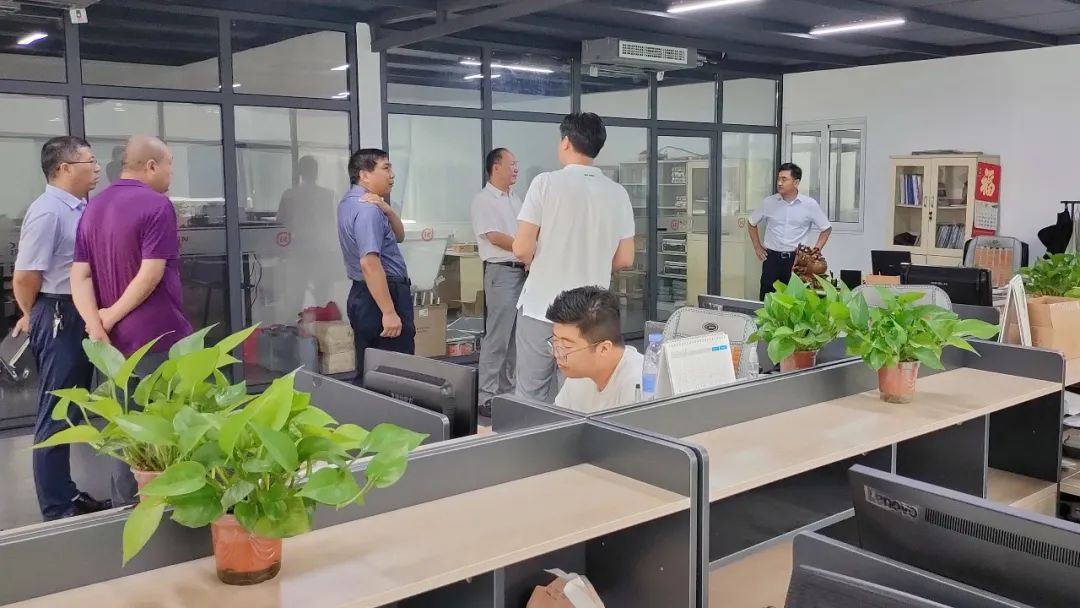 戳我試試