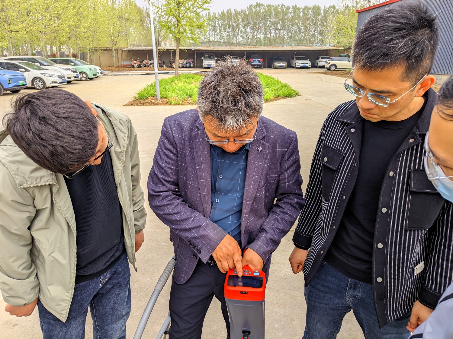 戳我試試