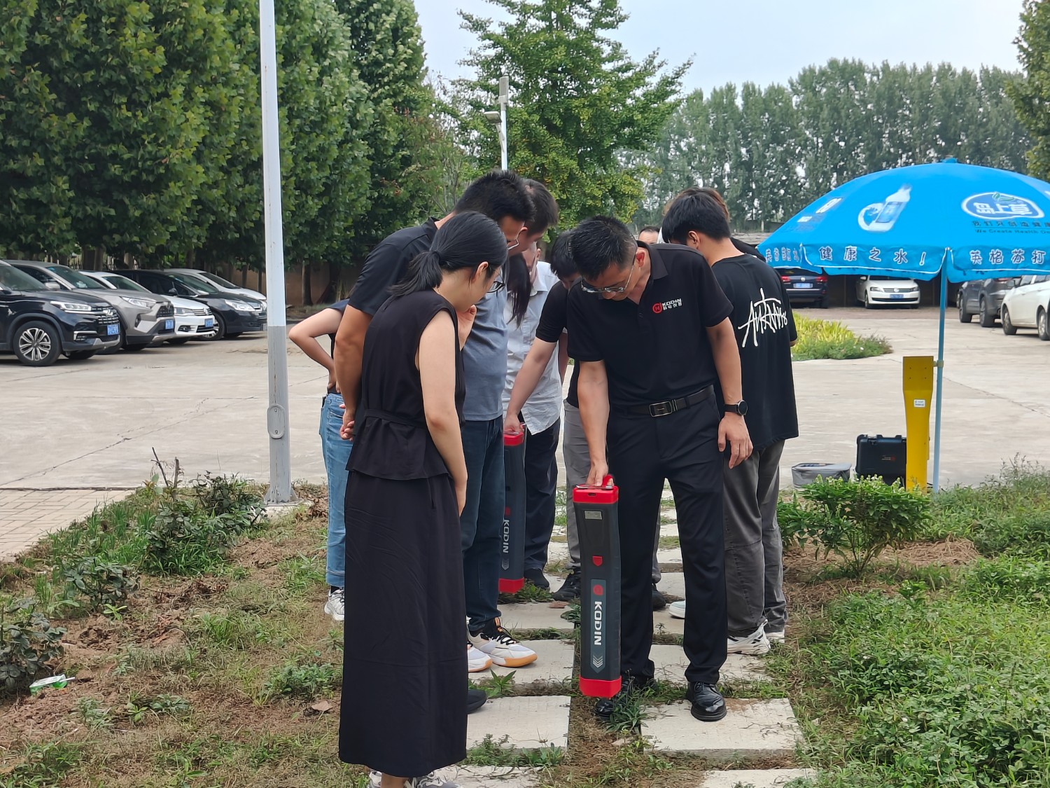 戳我試試
